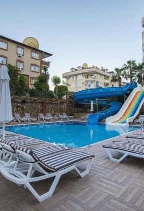 CLUB BIG BLUE SUITE HOTEL