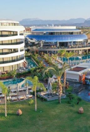 LIU RESORTS