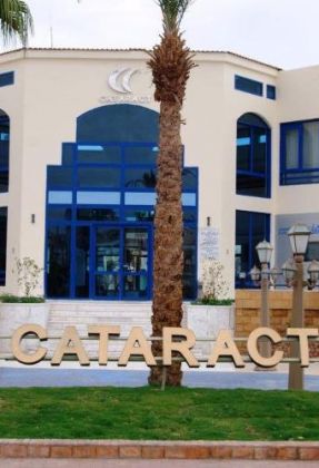 CATARACT RESORT NAAMA BAY