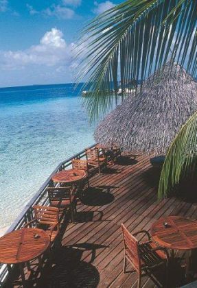 MAKUNUDU ISLAND