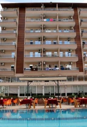 CLUB BAYAR BEACH HOTEL