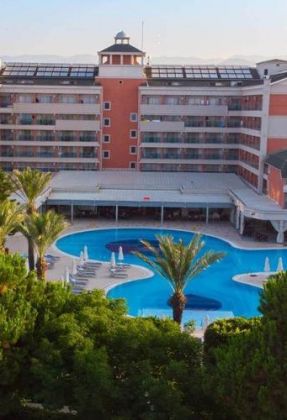 INSULA RESORT & SPA