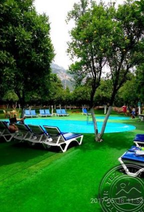 CASTLE PARK HOTEL