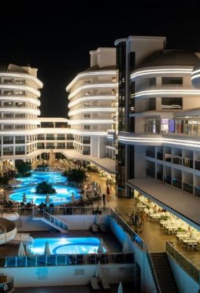 LAGUNA BEACH ALYA RESORT & SPA HOTEL