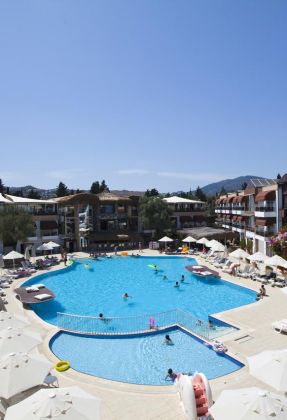 RISA HOTEL