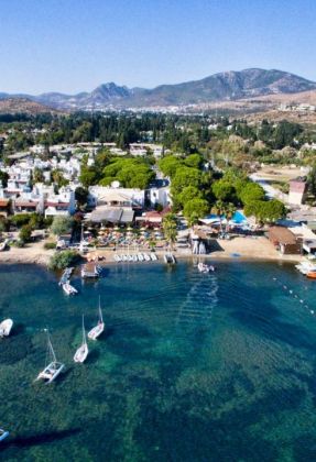 SEASIDE BEACH CLUB