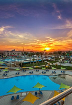 TITANIC RESORT HURHADA