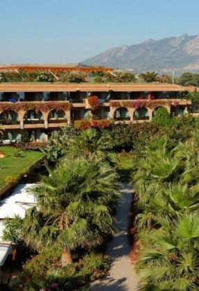 Acacia Resort