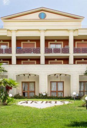 Akiris Resort Superior