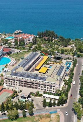 Crystal De Luxe Resort