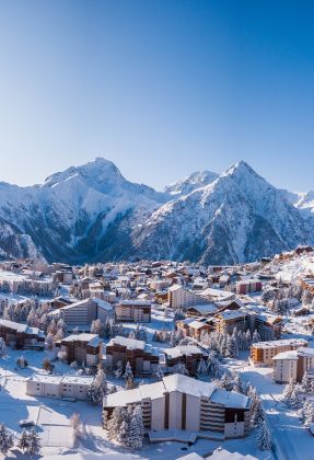 НОВА ГОДИНА 2026 ВЪВ ФРЕНСКИТЕ АЛПИ - COURCHEVEL, CHAMONIX & LES 2 ALPES  / ПАКЕТИ 7 НОЩУВКИ В ПЕРИОД: 28.12.2025 - 04.01.2026